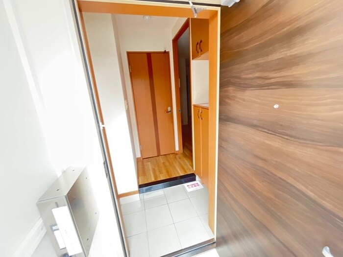 物件内観写真17　(玄関)