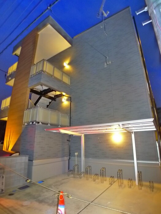 物件外観写真2　(駐輪場)