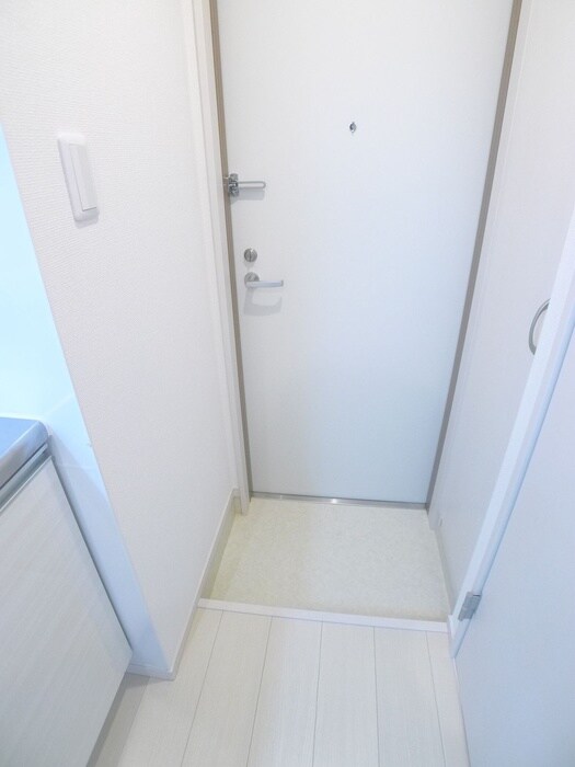物件内観写真12　(玄関)