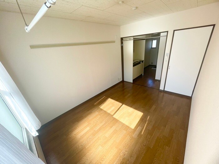 物件内観写真8　(居室)