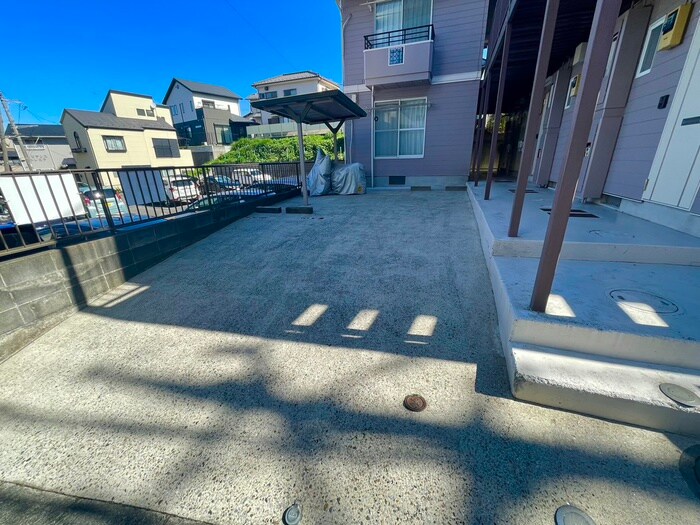 物件外観写真5　(駐車場)