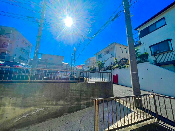 物件内観写真16　(室内からの展望)