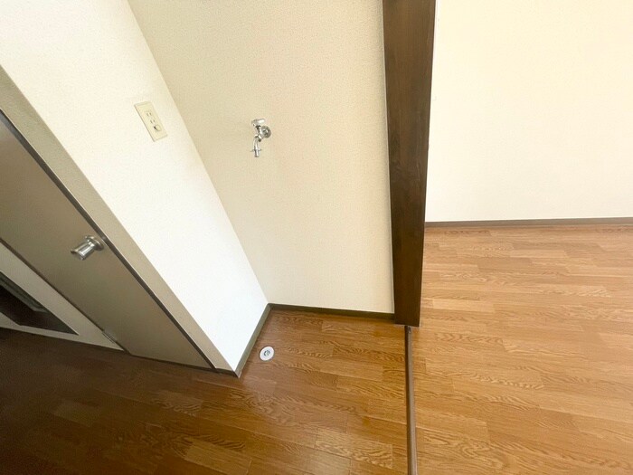 物件内観写真17　(洗濯機置場)