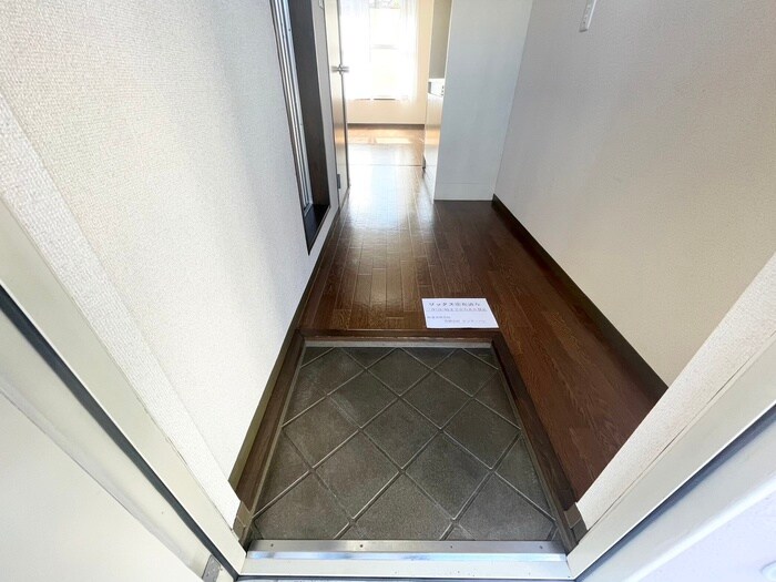 物件内観写真21　(玄関)