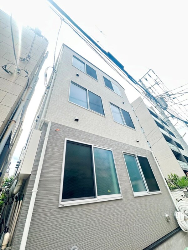 建築中