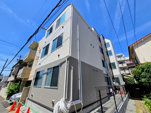 建築中