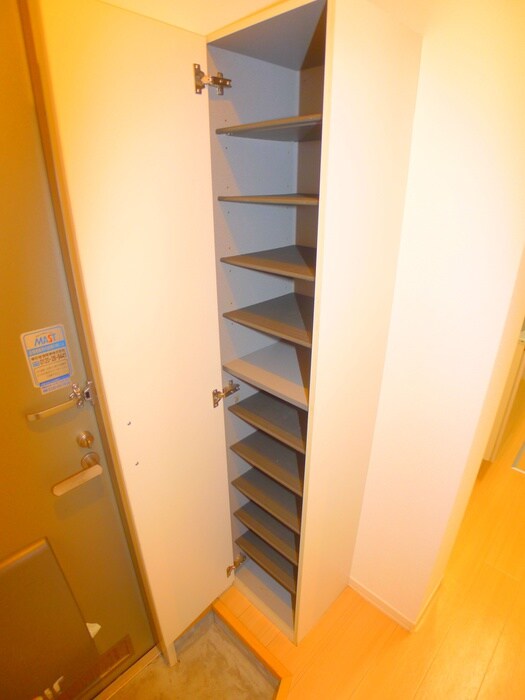 物件内観写真15　(靴箱)