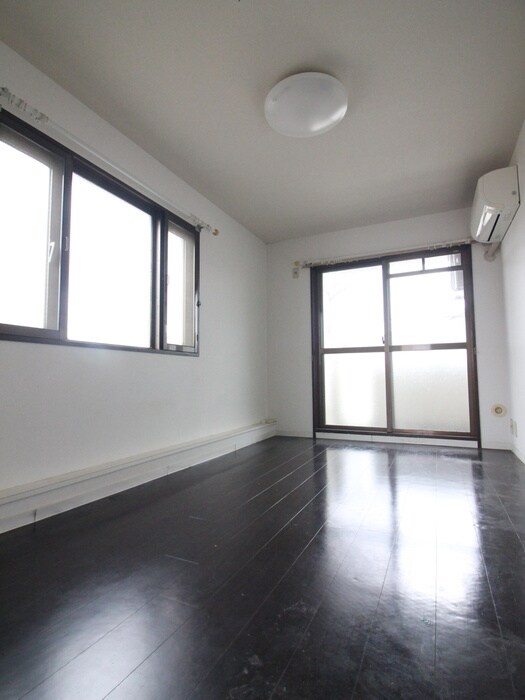 物件内観写真10　(居室)