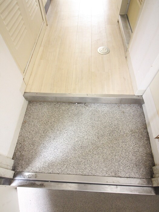 物件内観写真16　(玄関)