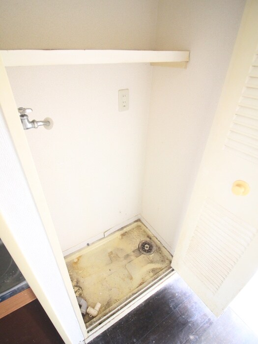 物件内観写真19　(洗濯機置場)