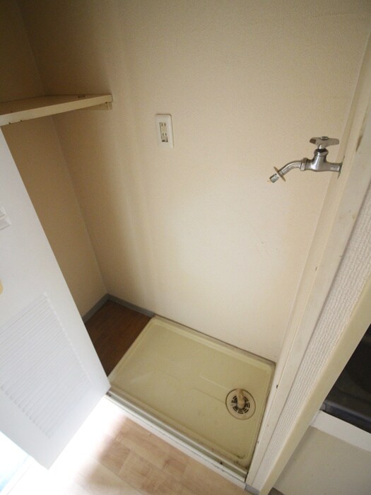 物件内観写真20　(洗濯機置場)