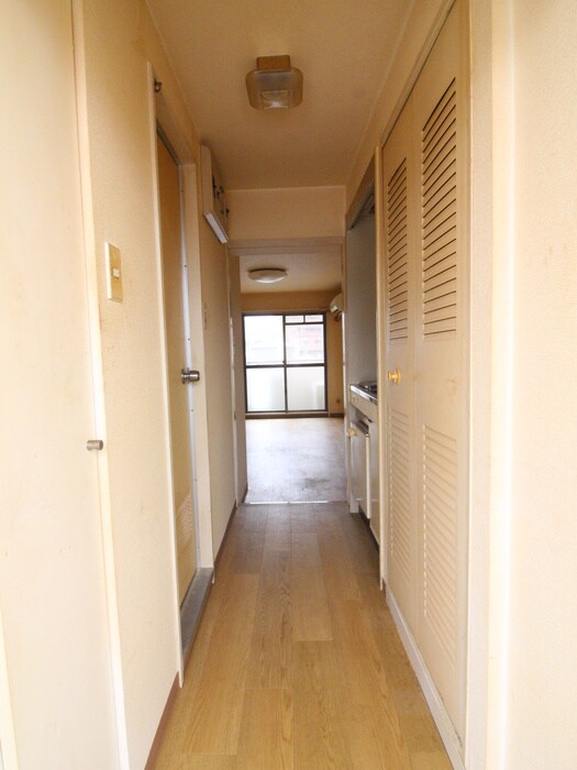 物件内観写真20　(廊下)