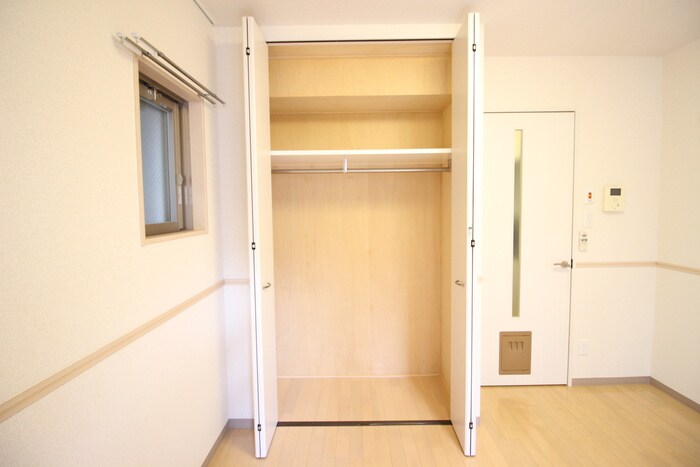 物件内観写真6　(収納)