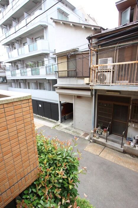 物件内観写真16　(室内からの展望)