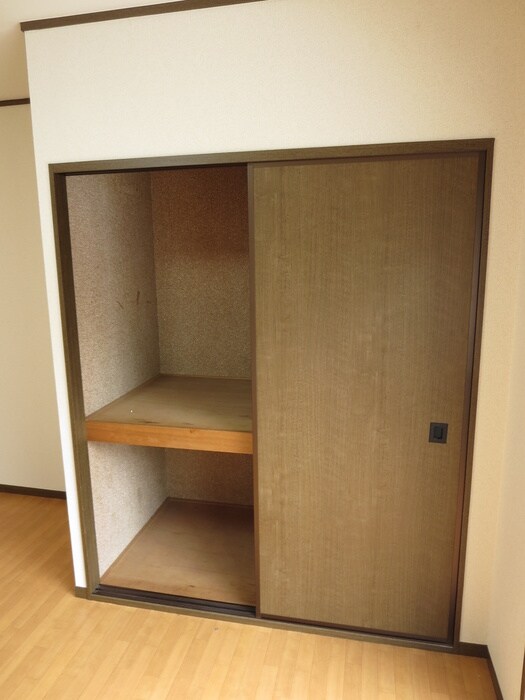 物件内観写真15　(収納)