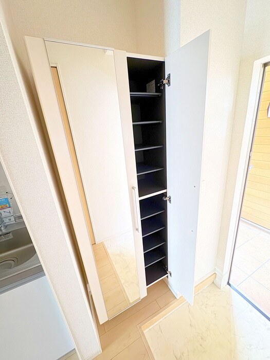 物件内観写真9　(靴箱)