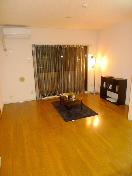 物件内観写真5　(居室)