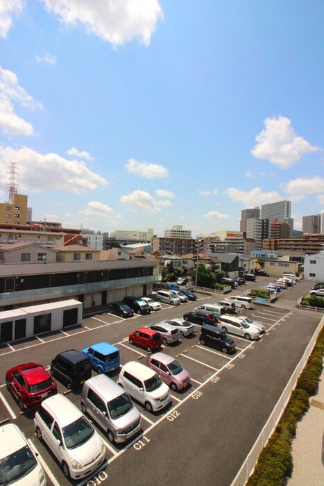 物件内観写真16　(室内からの展望)