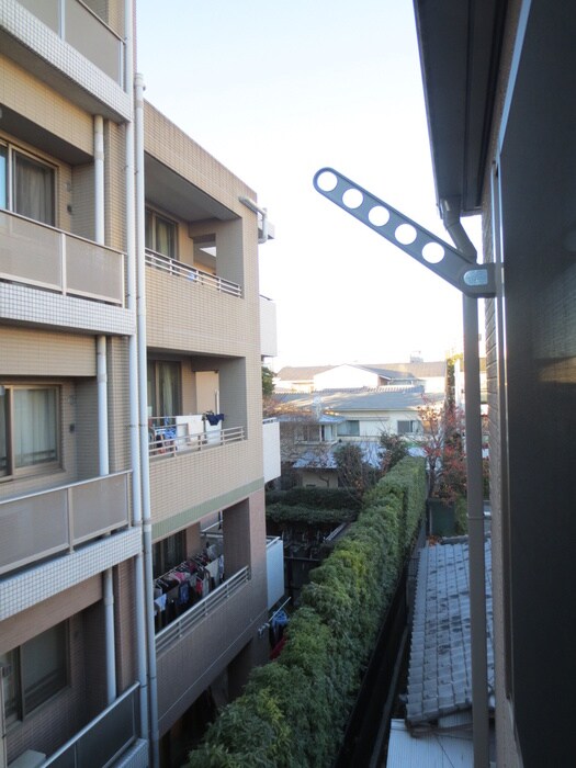 物件内観写真11　(室内からの展望)