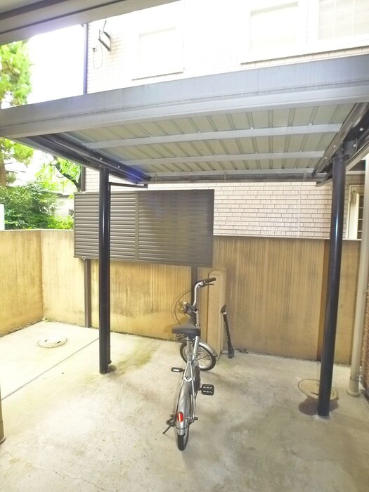 物件外観写真5　(駐輪場)