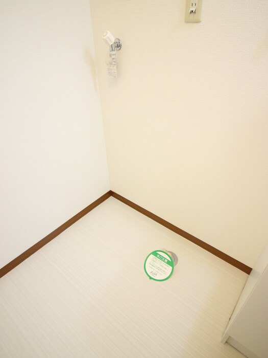 物件内観写真18　(洗濯機置場)