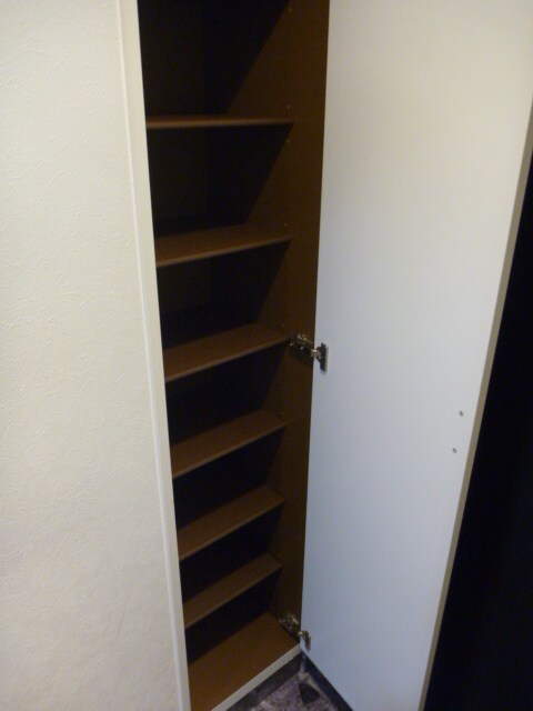 物件内観写真15　(靴箱)