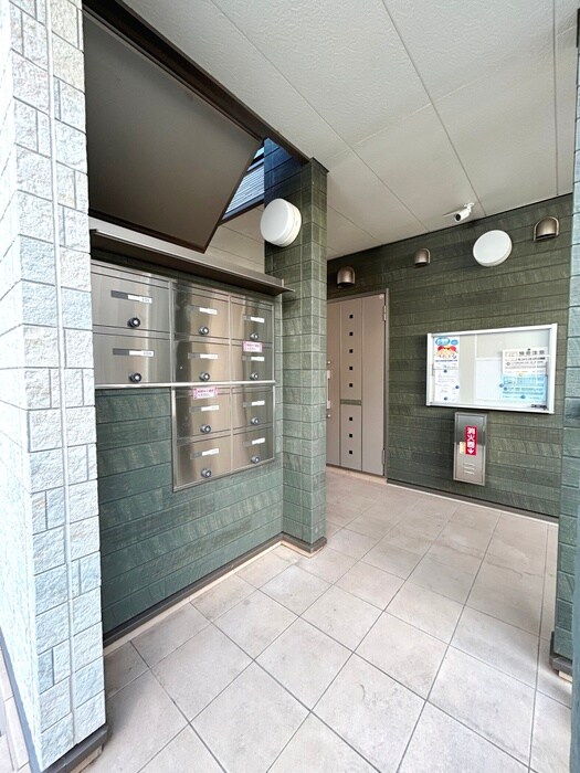 物件外観写真6　(エントランス部分)