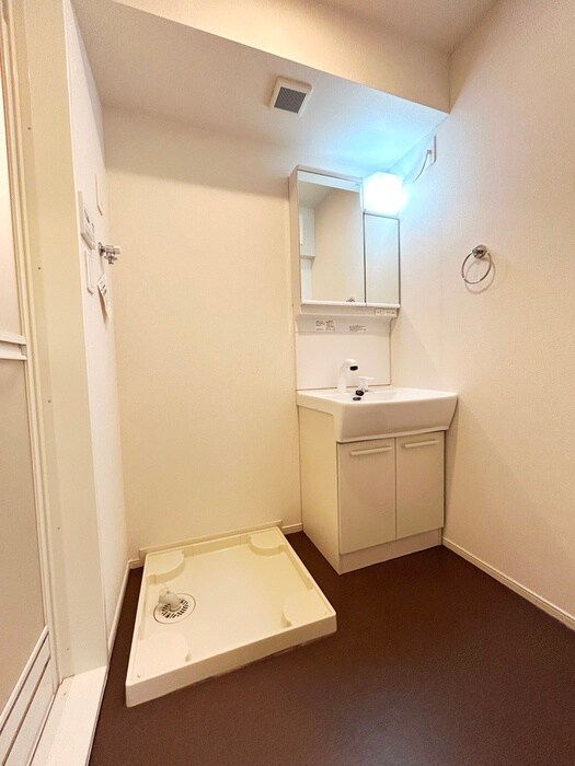 物件内観写真18　(洗濯機置場)