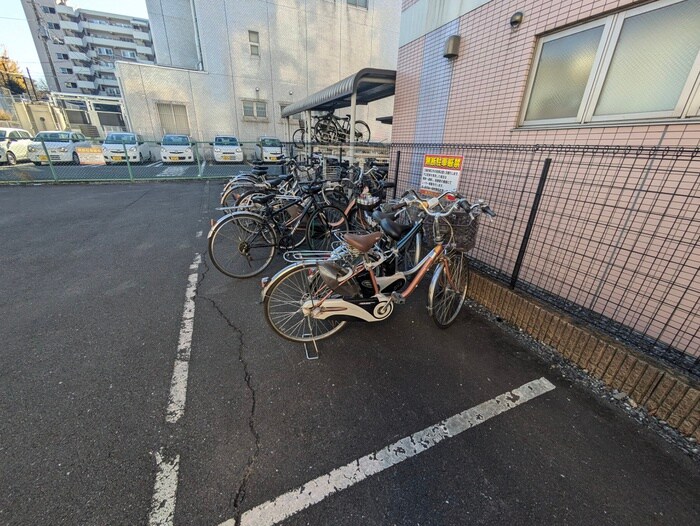 物件外観写真5　(駐輪場)
