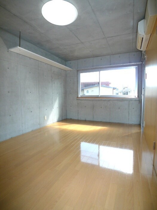 物件内観写真15　(室内からの展望)