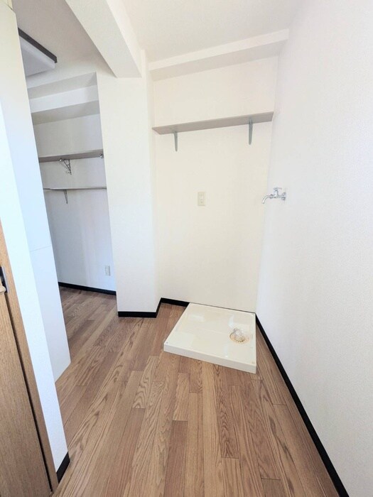 物件内観写真16　(廊下)