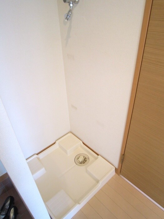 物件内観写真16　(洗濯機置場)