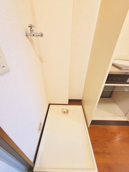 物件内観写真16　(洗濯機置場)