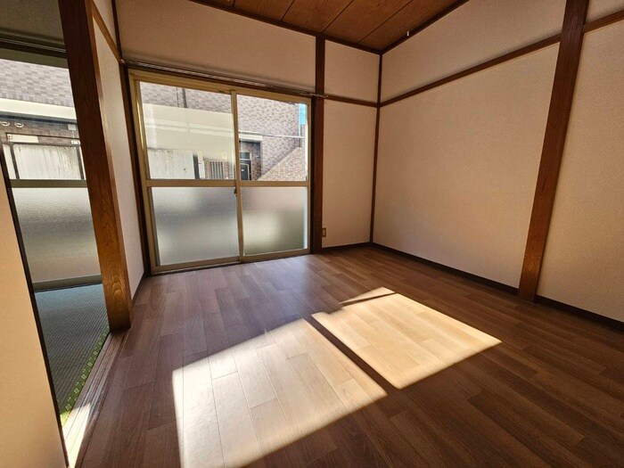 物件内観写真7　(室内からの展望)