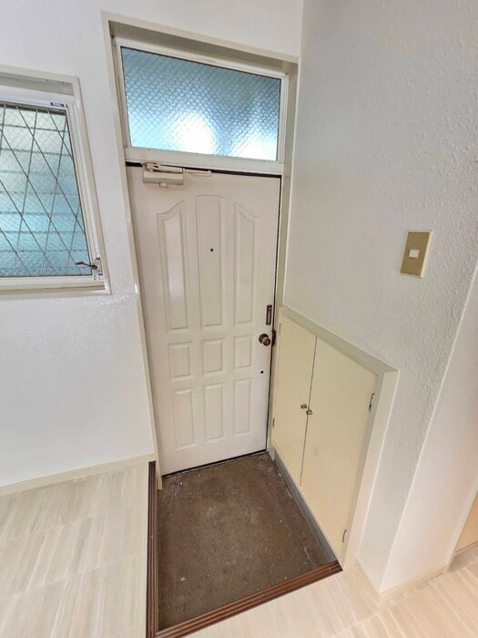 物件内観写真14　(玄関)