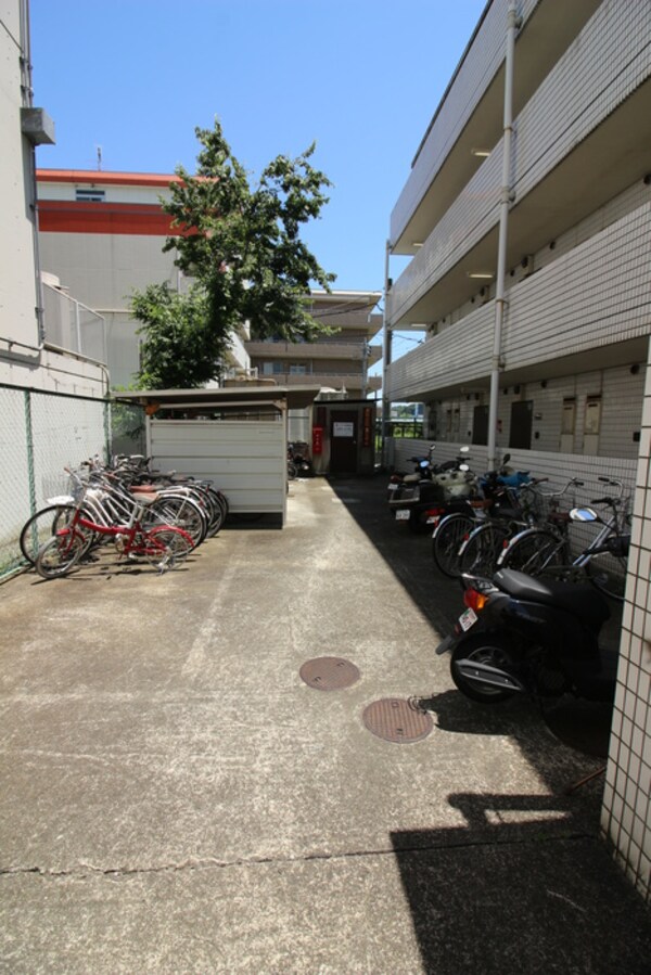 駐輪場