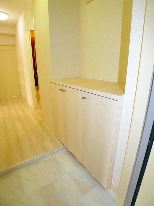 物件内観写真8　(靴箱)