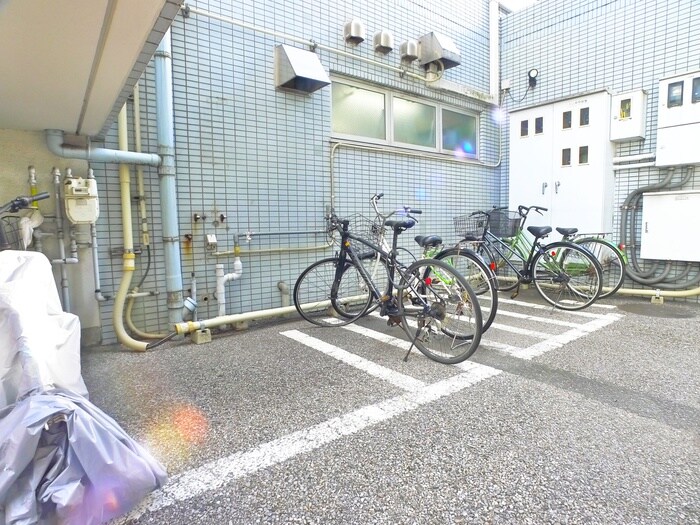 物件外観写真5　(駐輪場)