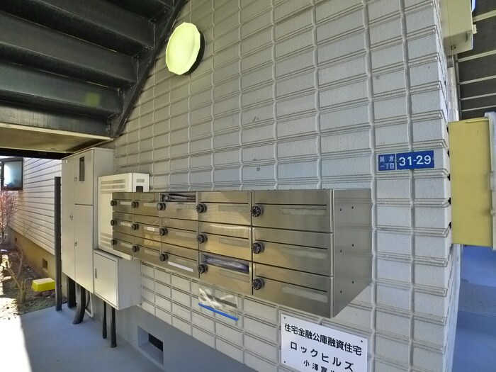 物件外観写真4　(エントランス部分)