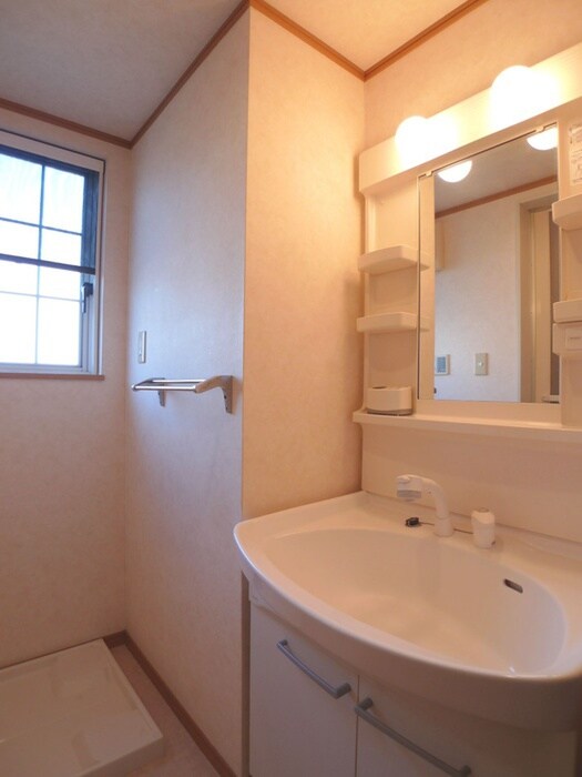 物件内観写真16　(洗濯機置場)