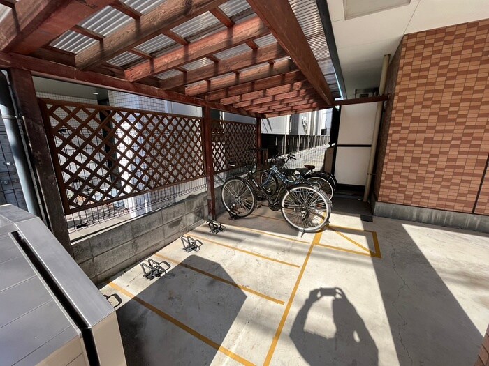 物件外観写真6　(駐輪場)