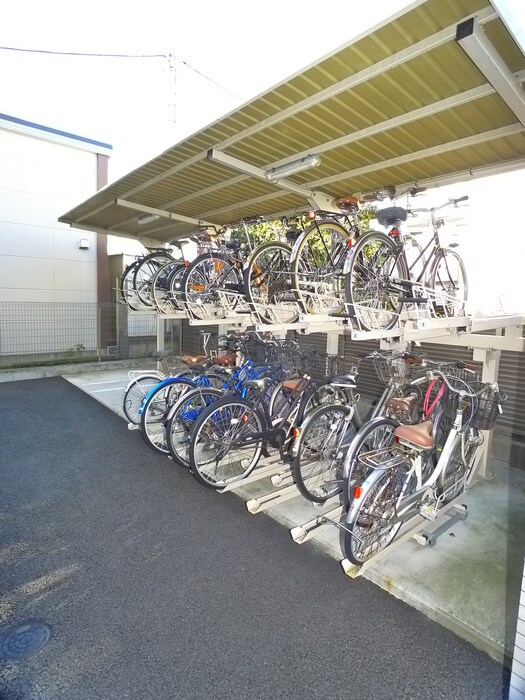 物件外観写真5　(駐輪場)