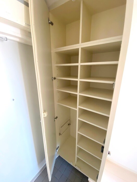 物件内観写真15　(靴箱)