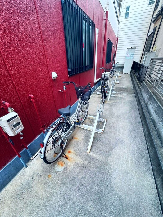 物件外観写真5　(駐輪場)