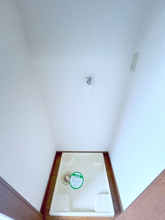 物件内観写真16　(洗濯機置場)