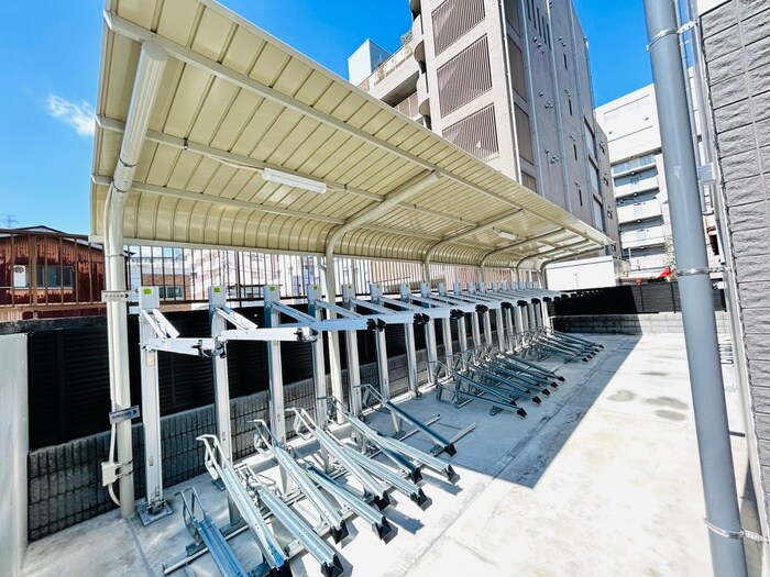 クロスゲート青葉台の駐輪場