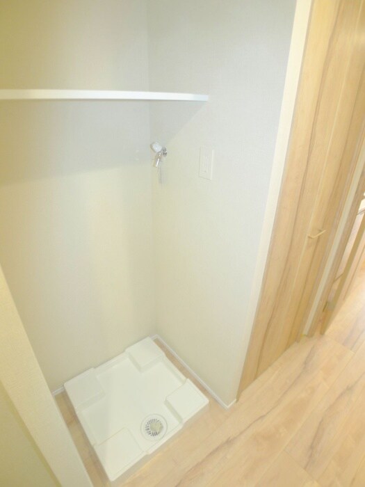 物件内観写真18　(洗濯機置場)