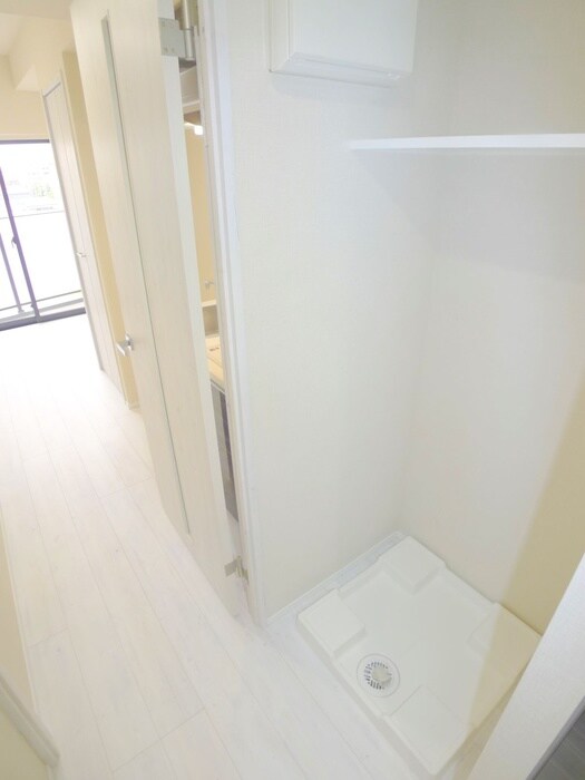 物件内観写真18　(洗濯機置場)