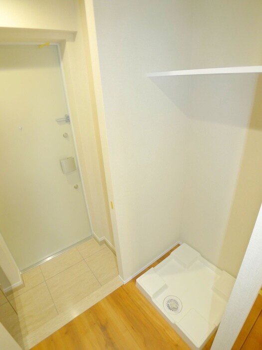 物件内観写真18　(洗濯機置場)