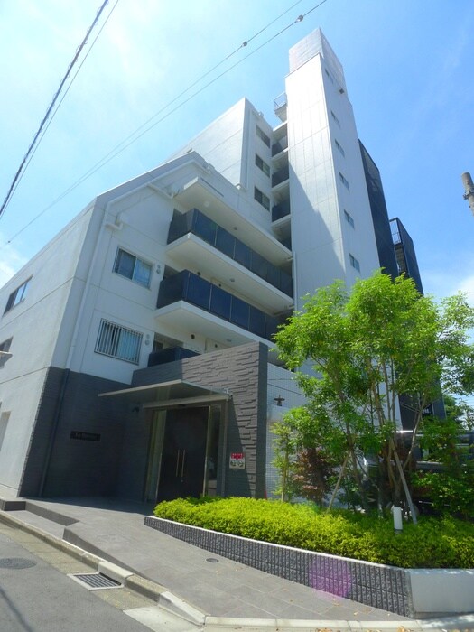 物件外観写真1　(エントランス部分)